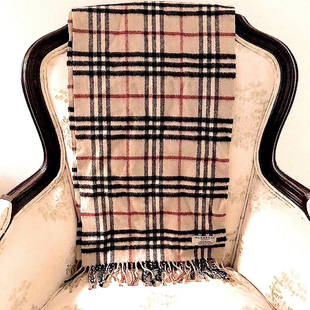 Burberry classic print 100% cashmere scarf